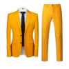 Conjunto de trajes de tres piezas para hombre, ideal para ocasiones formales y eventos importantes.